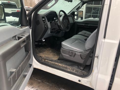 Used 2015 Ford F250 XL w/ Power Equipment Group image 9