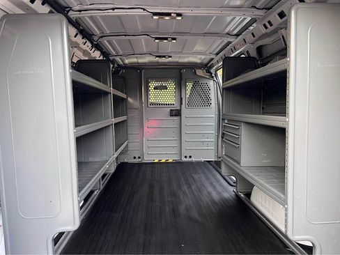 Used 2022 Chevrolet Express 2500 w/ Driver Convenience Package image 8