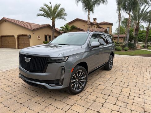 Used 2021 Cadillac Escalade Sport Platinum image 1