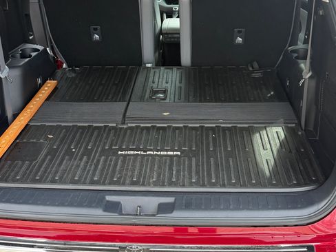 Used 2021 Toyota Highlander Platinum image 10