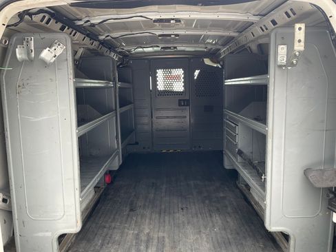 Used 2015 Chevrolet Express 2500 image 12