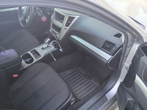 Used 2011 Subaru Legacy 2.5i image 6