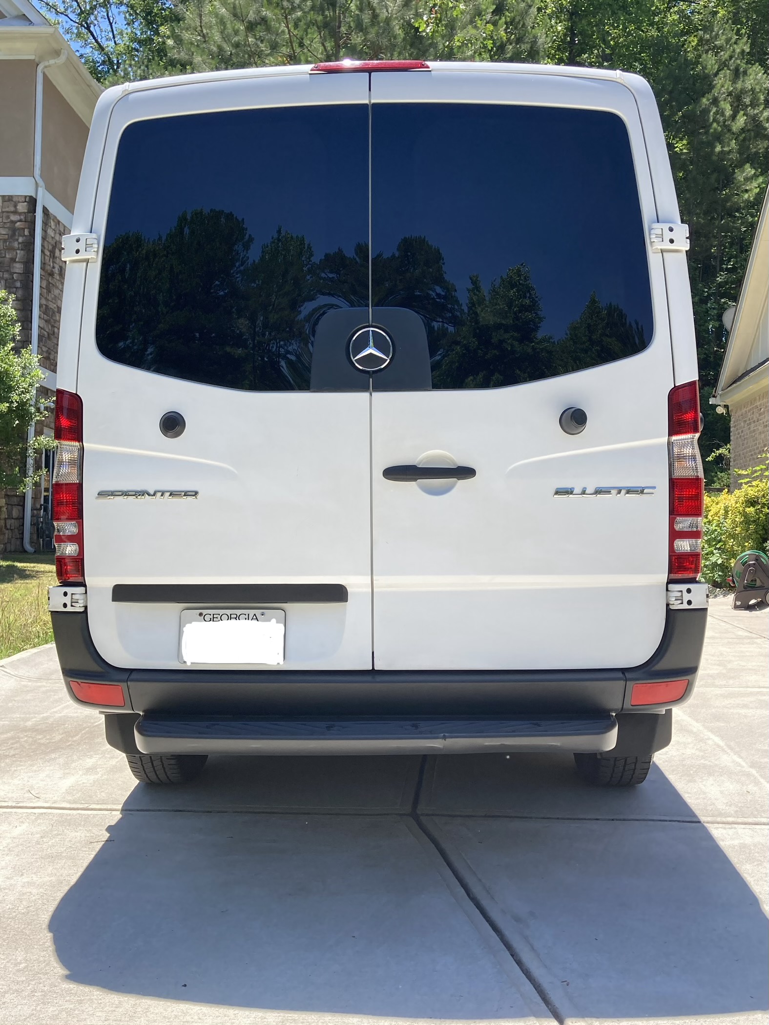 Used 2016 Mercedes-Benz Sprinter 2500 image 1