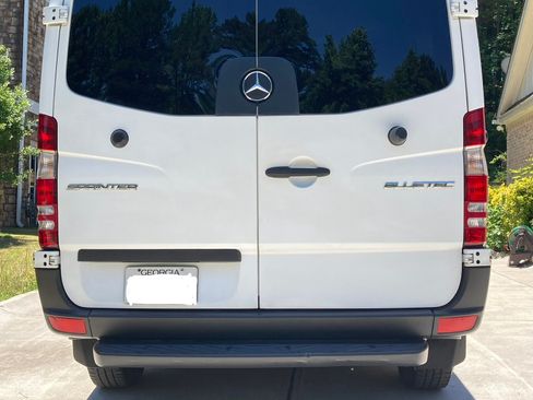 Used 2016 Mercedes-Benz Sprinter 2500 image 1