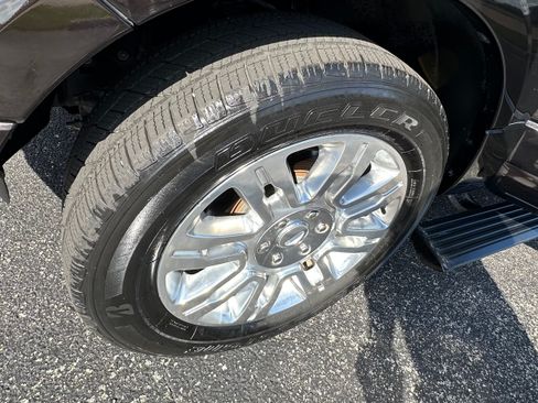 Used 2013 Ford Expedition Limited RWD image 11