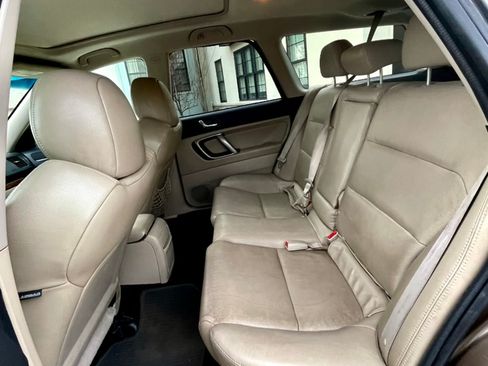 Used 2009 Subaru Outback 2.5XT Limited image 11