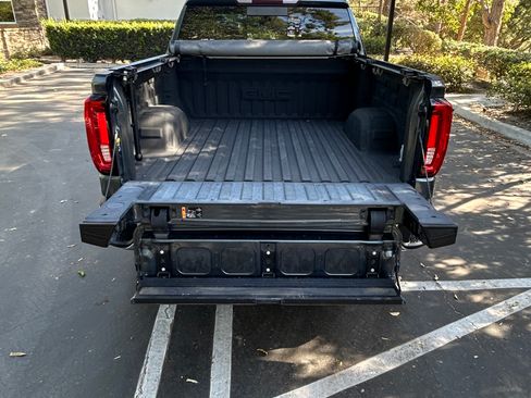 Used 2019 GMC Sierra 1500 SLT w/ SLT Premium Plus Package image 4