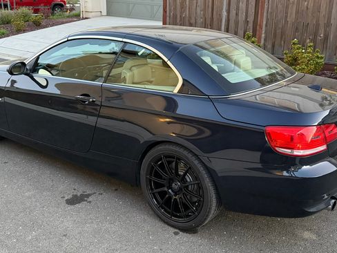 Used 2009 BMW 335i Convertible image 4