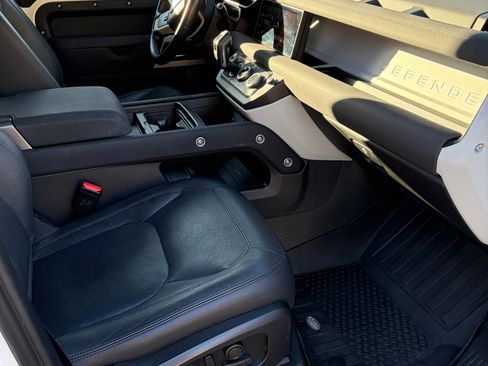 Used 2023 Land Rover Defender 110 S image 12