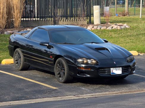 Used 2000 Chevrolet Camaro Z28 w/ SS Performance/Appearance Pkg image 1
