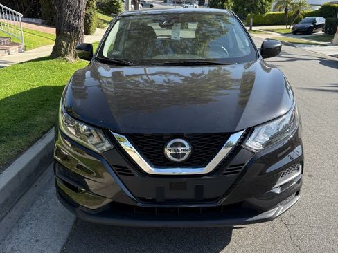 Used 2020 Nissan Rogue Sport S FWD image 1