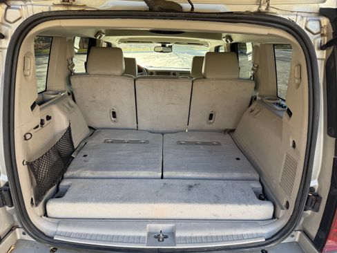 Used 2007 Jeep Commander Limited image 22