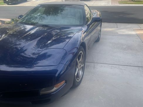 Used 2004 Chevrolet Corvette Convertible w/ Preferred Equipment Group RWD image 10