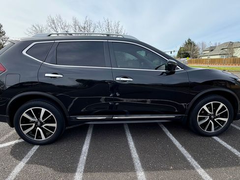 Used 2019 Nissan Rogue SL w/ Premium Package image 1