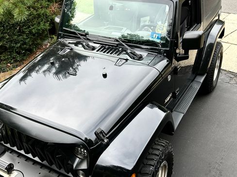 Used 2014 Jeep Wrangler Sahara w/ Connectivity Group AWD/4WD image 4