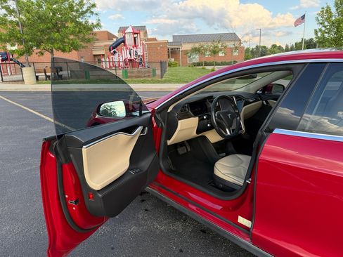 Used 2014 Tesla Model S RWD image 20