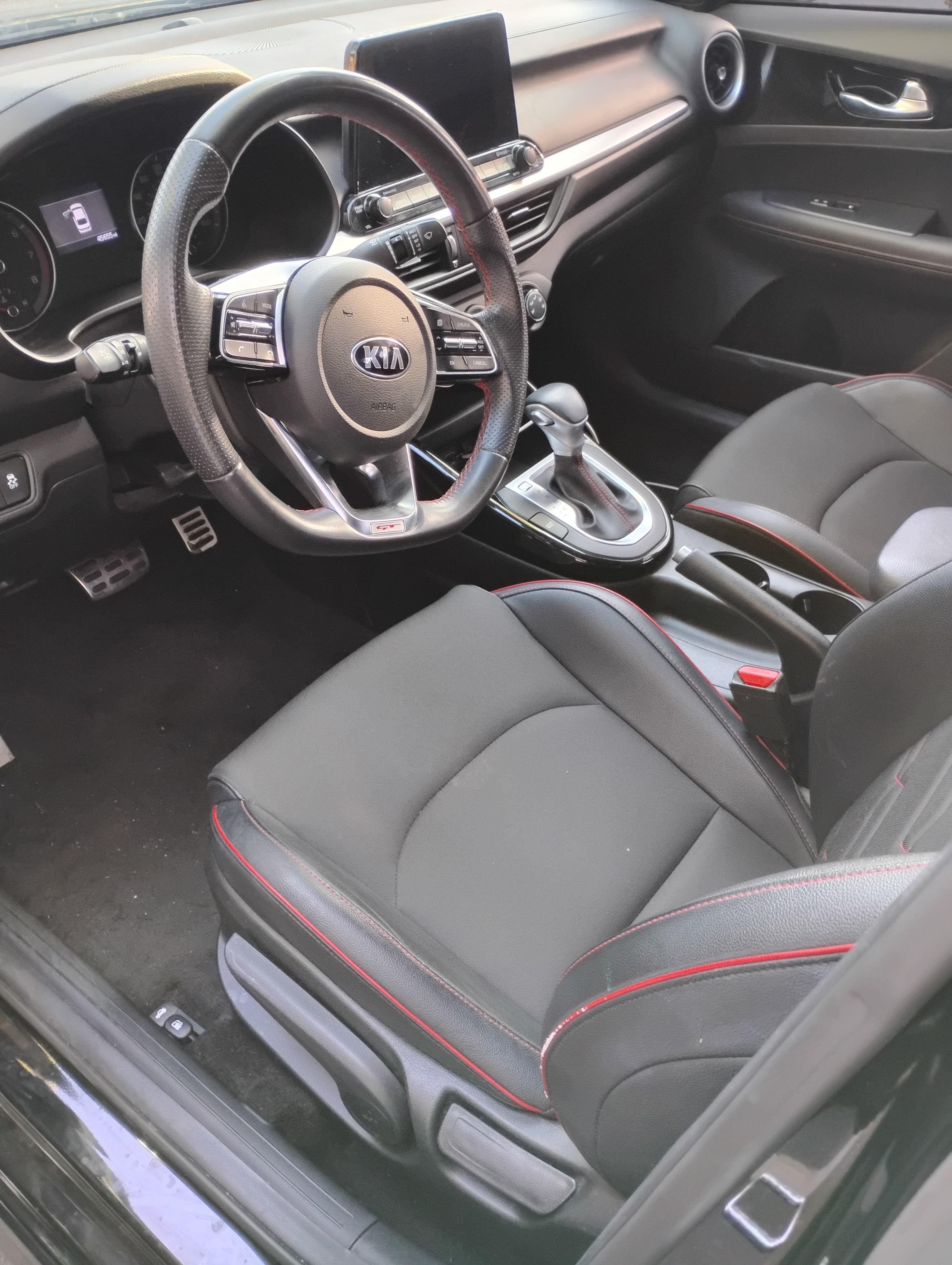 Used 2021 Kia Forte GT w/ GT2 Package FWD image 4