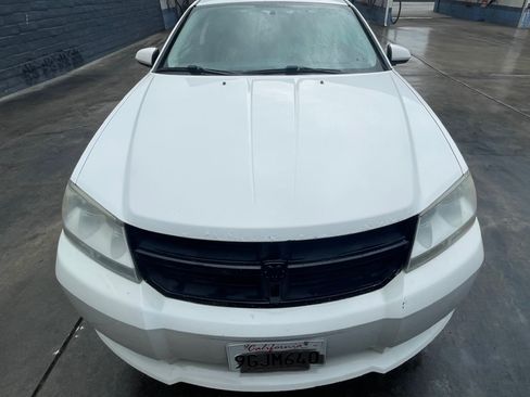 Used 2010 Dodge Avenger R/T image 5