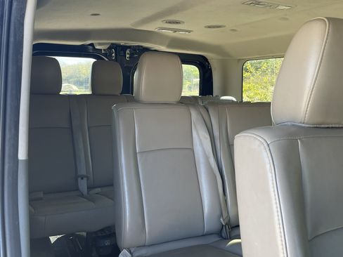 Used 2016 Nissan NV 3500 SL image 15