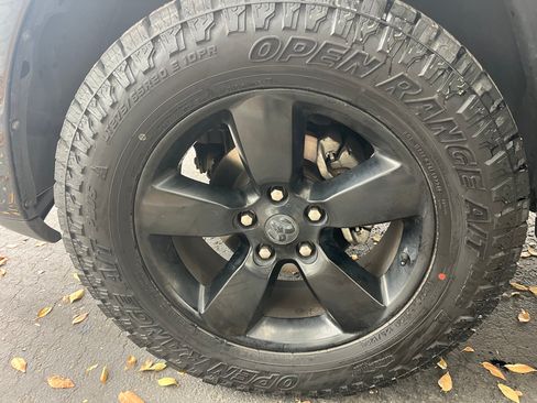 Used 2017 RAM 1500 Express w/ Black Ram 1500 Express Group image 17