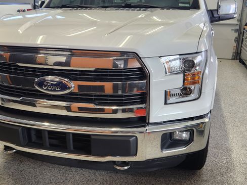 Used 2016 Ford F150 Lariat image 2