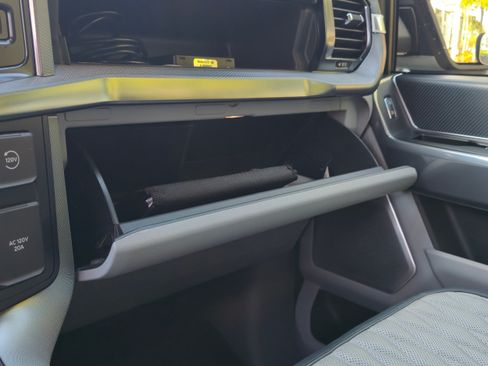 Used 2021 Ford F150 Limited image 30