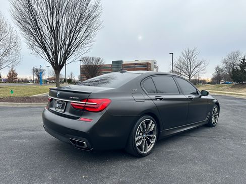 Used 2017 BMW M760i xDrive image 5
