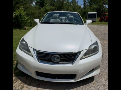 Used 2013 Lexus IS 250C image 4
