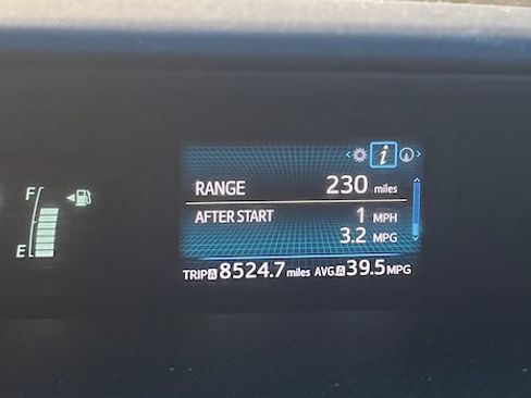 Used 2015 Toyota Prius V Five image 8