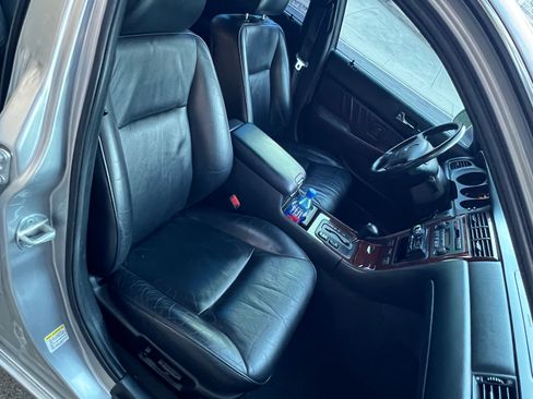 Used 2002 Acura RL image 6