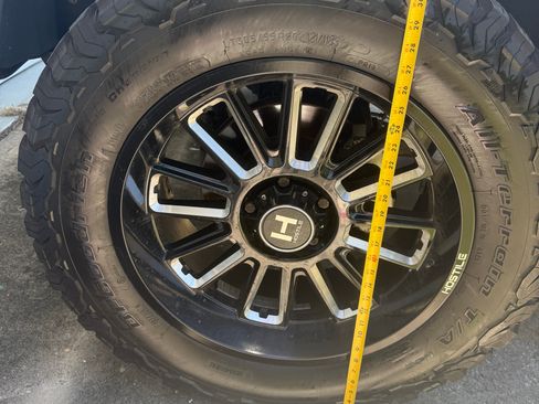 Used 2018 Jeep Wrangler Unlimited Sahara AWD/4WD image 13