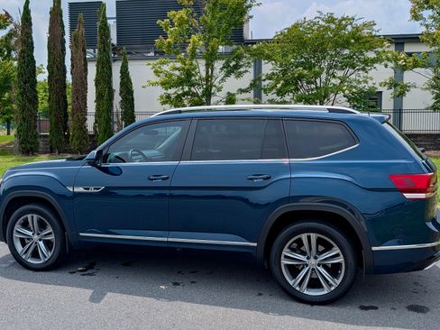 Used 2018 Volkswagen Atlas SEL w/ R-Line Package FWD image 12