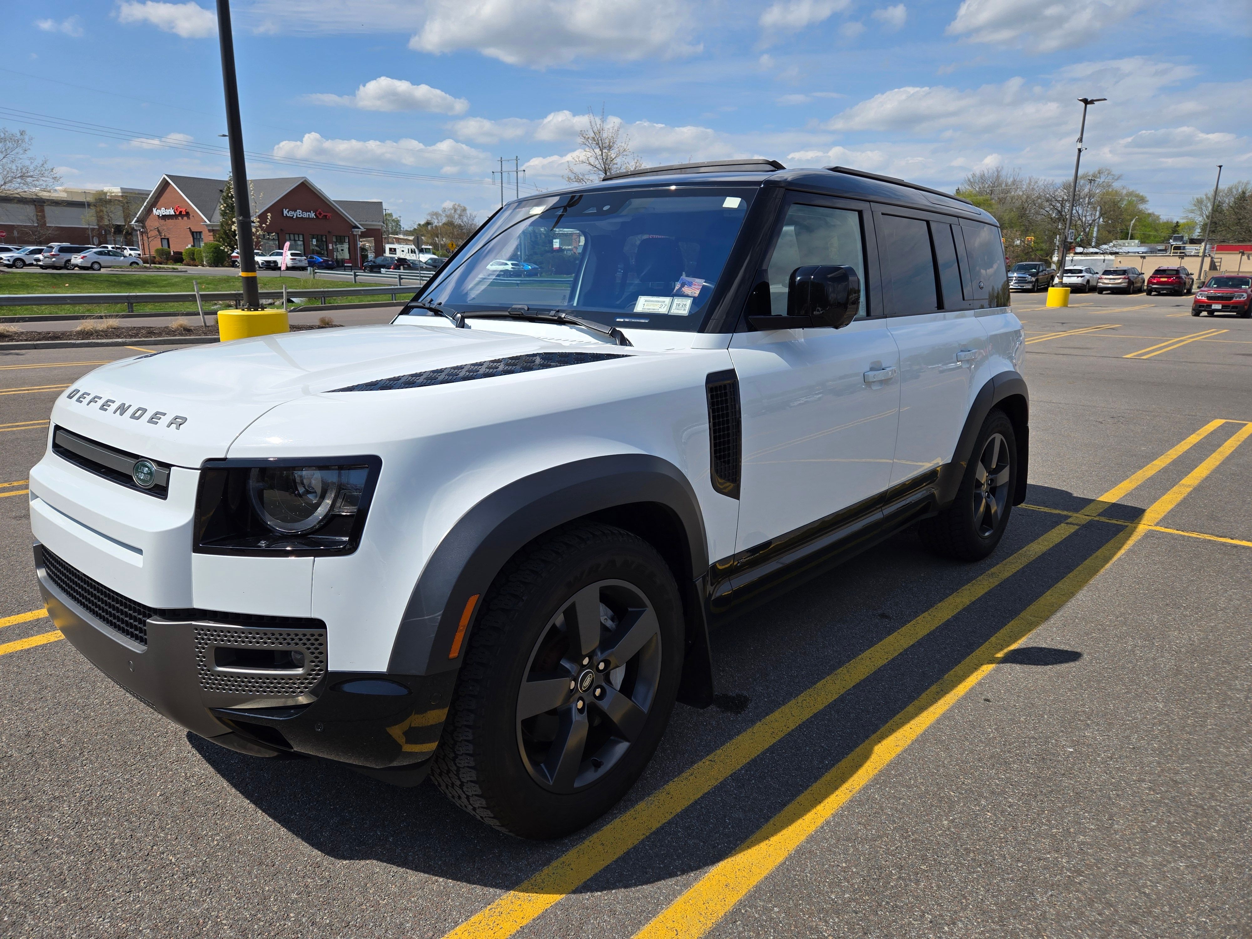 Used 2021 Land Rover Defender 110 X-Dynamic SE AWD/4WD image 6