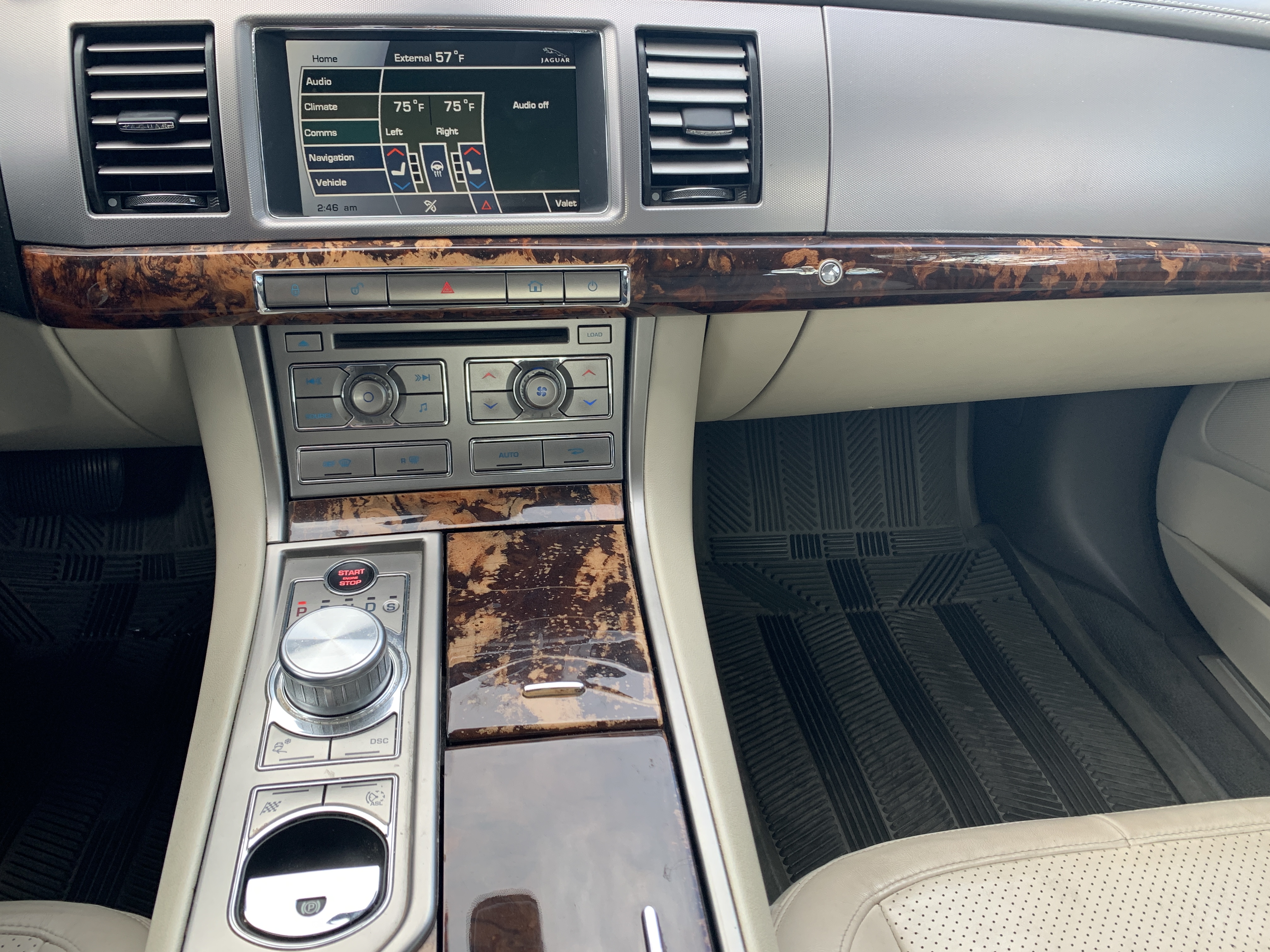 Used 2011 Jaguar XF Premium RWD image 19