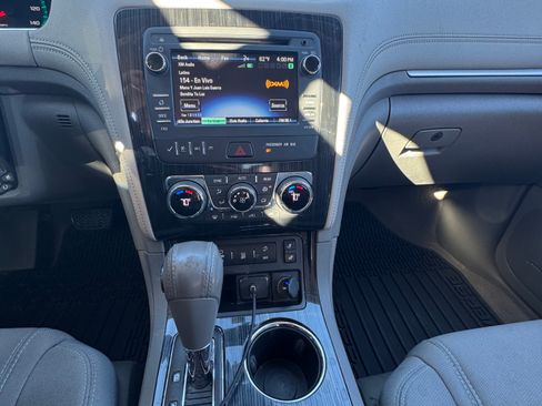 Used 2017 Chevrolet Traverse LT image 13