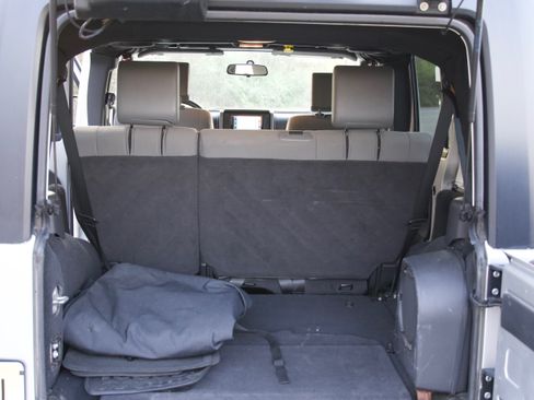 Used 2010 Jeep Wrangler Unlimited Sahara w/ Dual Top Group image 16