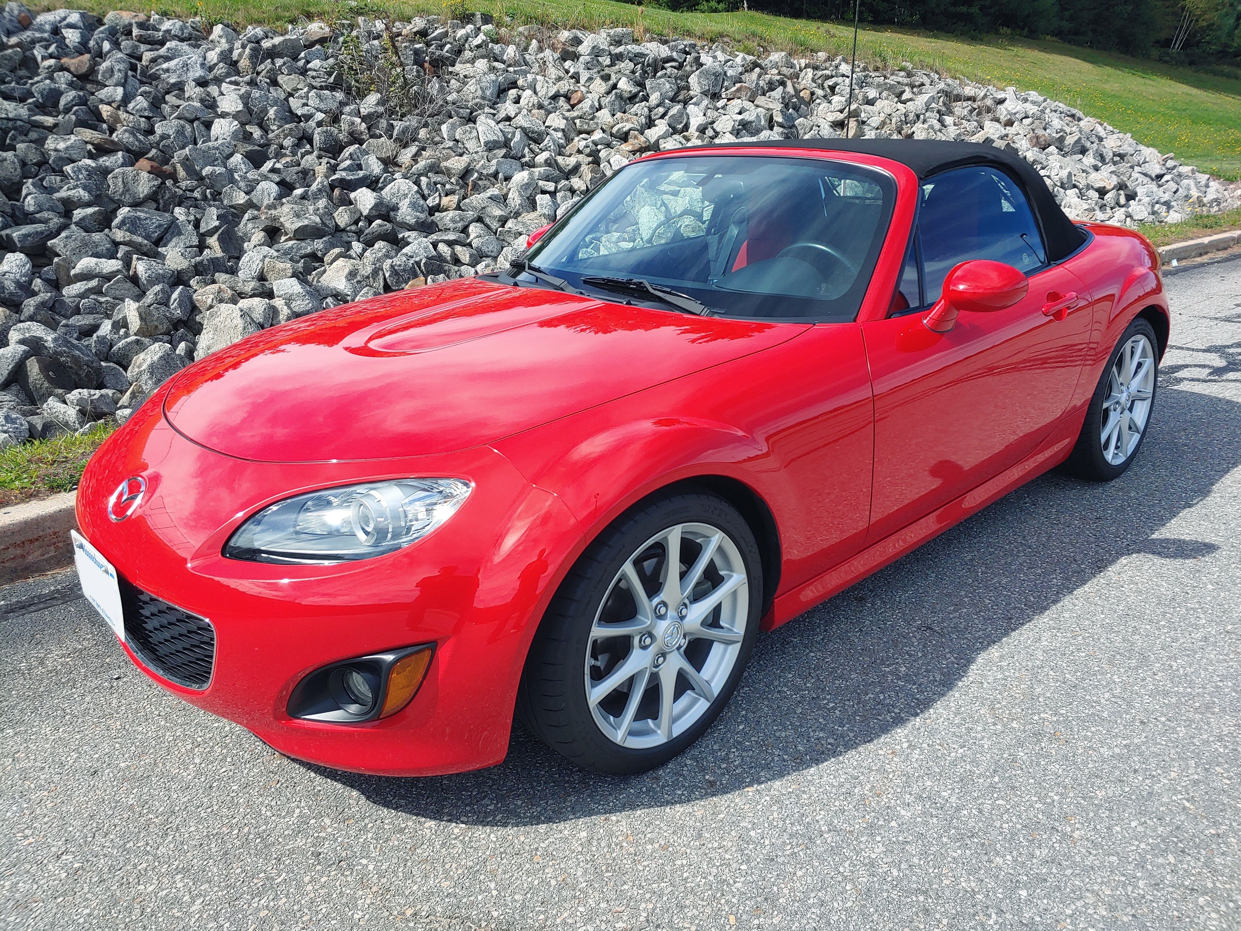 Used 2011 MAZDA MX-5 Miata Touring w/ Suspension Pkg RWD image 1