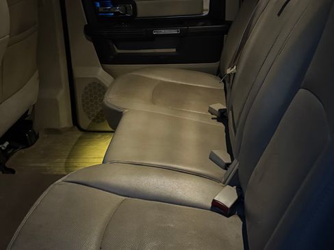 Used 2014 RAM 1500 Laramie w/ Convenience Group image 14