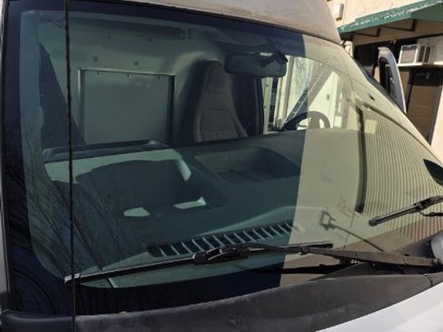 Used 2017 Chevrolet Express 3500 image 2