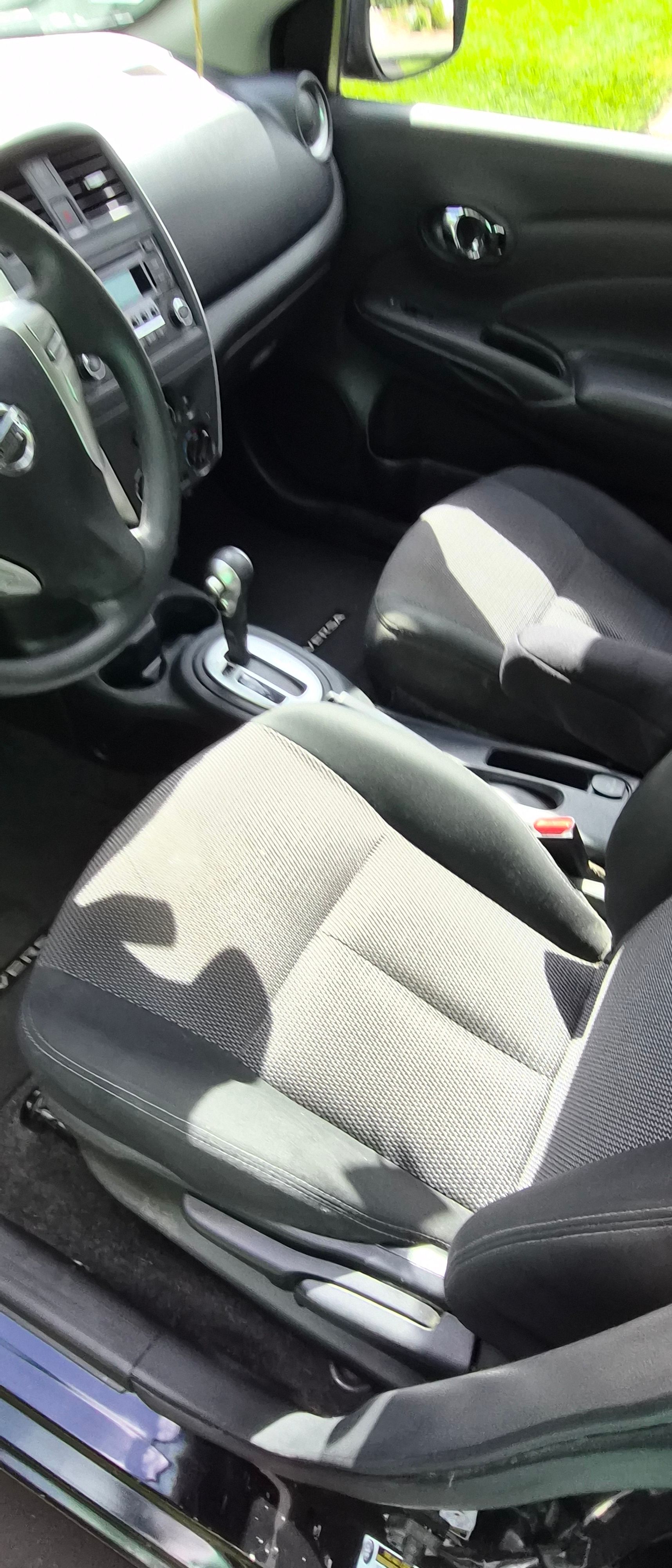 Used 2018 Nissan Versa SV FWD image 10