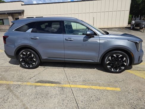 Used 2024 Kia Sorento SX FWD image 5