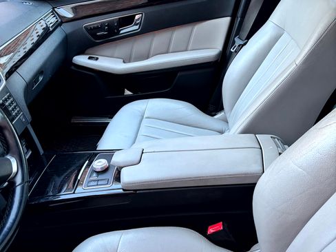 Used 2011 Mercedes-Benz E 350 4MATIC Wagon image 9