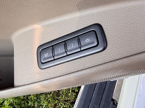 Used 2019 Chevrolet Suburban Premier AWD/4WD image 14