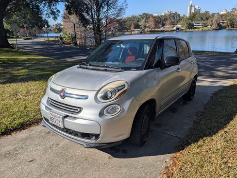 Used 2014 FIAT 500L Pop image 1