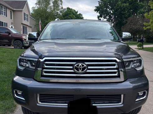 Used 2018 Toyota Sequoia Platinum w/ Carpet Cargo Mat Package AWD/4WD image 6