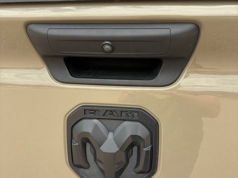 Used 2020 RAM 1500 Big Horn w/ Built-to-serve Edition AWD/4WD image 11