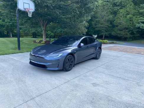 Used 2021 Tesla Model S Plaid image 5
