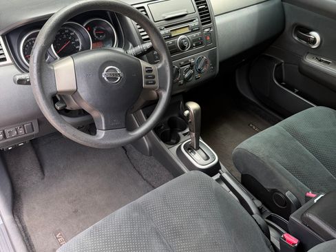 Used 2011 Nissan Versa 1.8 S w/ Plus Pkg FWD image 10