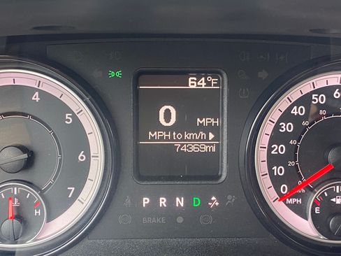 Used 2018 RAM 1500 Express image 2