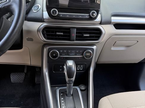 Used 2019 Ford EcoSport SE image 12